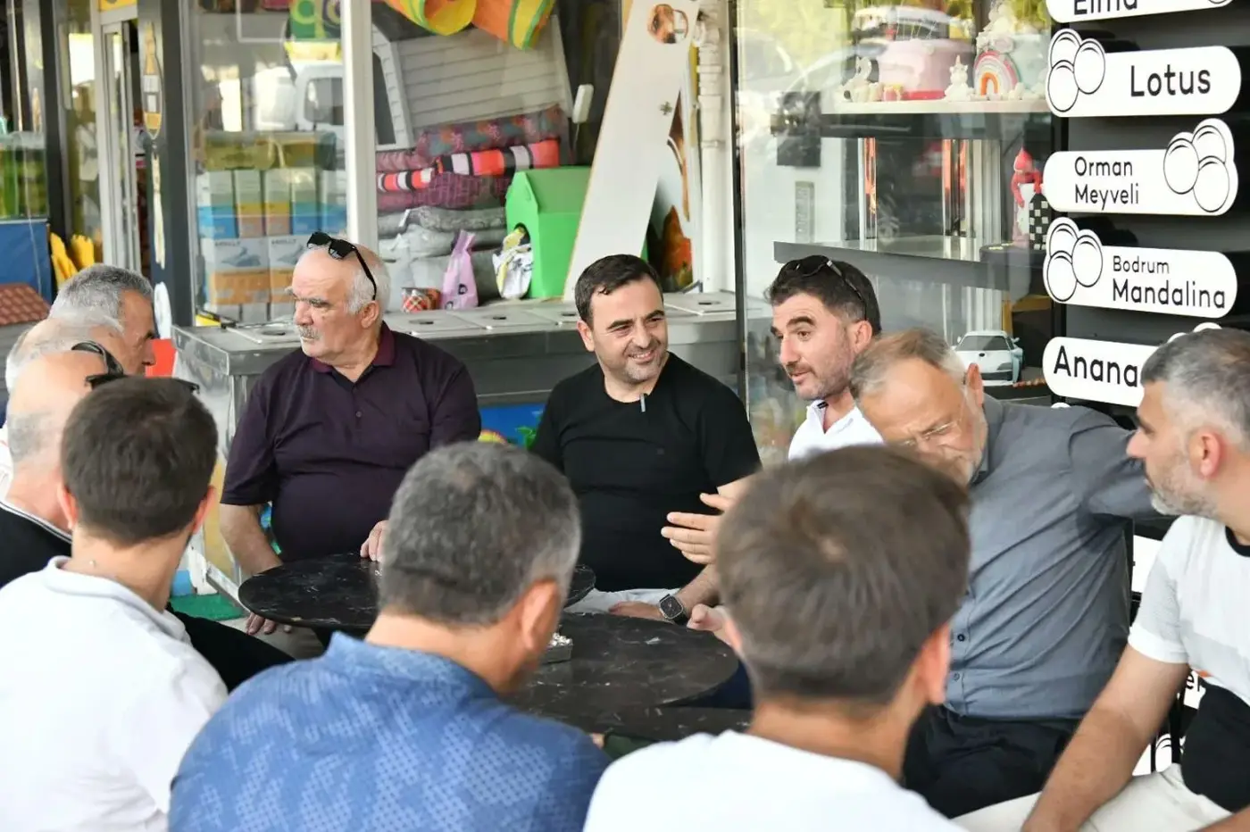 Başkan Özlü Her Zaman Hemşehrileriyle İç İçe