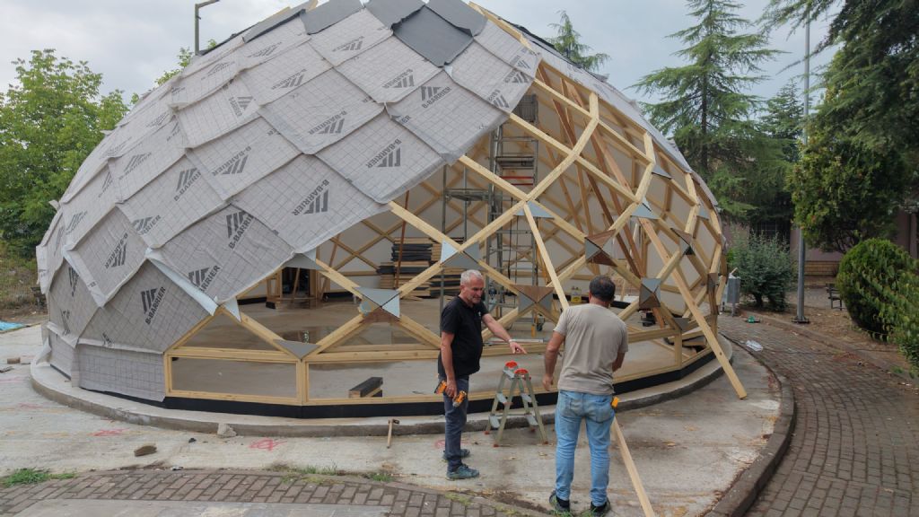 İkinci Gün Evi’nde Çalışmalar Hızla İlerliyor
